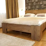 Almir 招待所 布拉索夫